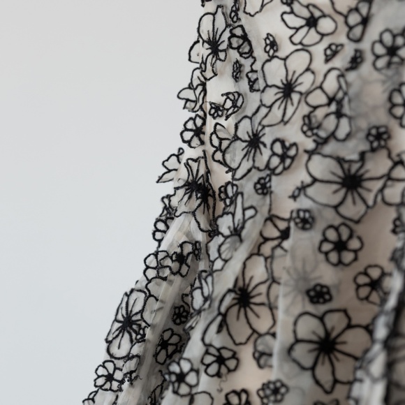 Maticevski Black and White floral gown size xxs - Picture 2 of 9